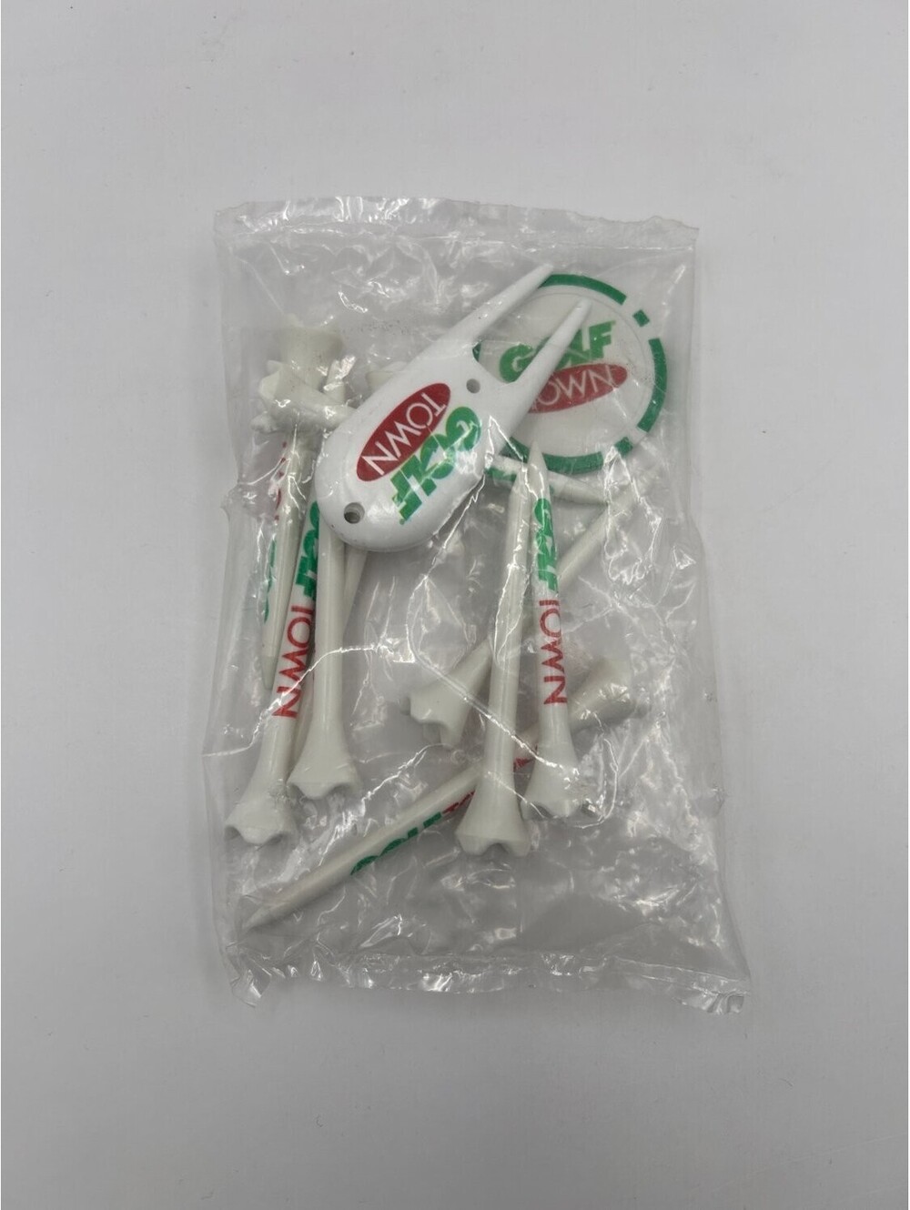 Golf Town Accessories Pack White Includes Divot Tool Ball Marker